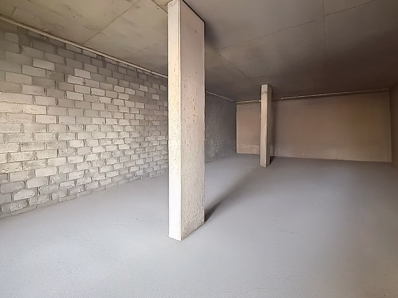 Elegant Retail Space | Fox Hills Location - Photo 2
