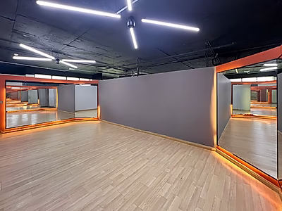 Modern 406 SQM Office | Bright Space | Easy Access