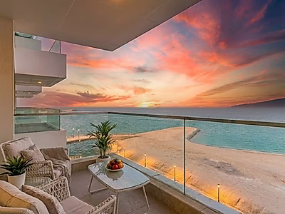 Chic 1BR Apartment | Entertainment City