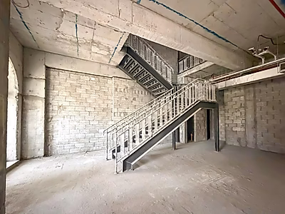 Prime Retail Space | Elegant Ambiance