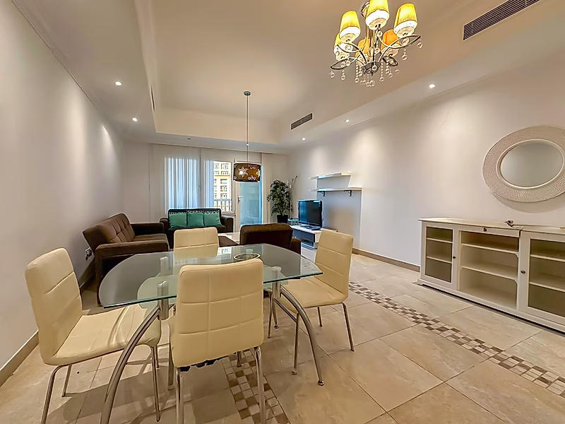 RARE LARGE LAYOUT 1-BEDROOM + OFFICE WITH LARGE BALCONY | PORTO - Photo 2
