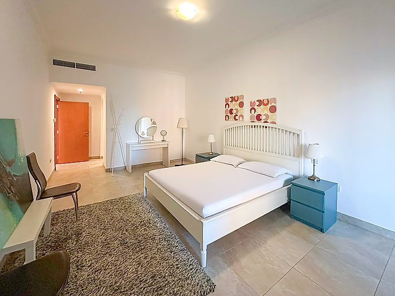 RARE LARGE LAYOUT 1-BEDROOM + OFFICE WITH LARGE BALCONY | PORTO - Photo 3