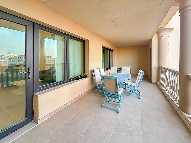 RARE LARGE LAYOUT 1-BEDROOM + OFFICE WITH LARGE BALCONY | PORTO - Photo 6