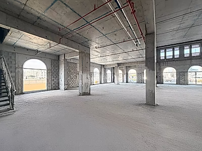 SHOWCASE RETAIL SPACE WITH DUPLEX DESIGN | FOX HILLS