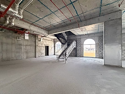 SHOWCASE RETAIL SPACE WITH DUPLEX DESIGN | FOX HILLS