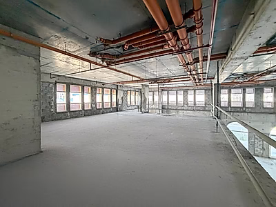 SHOWCASE RETAIL SPACE WITH DUPLEX DESIGN | FOX HILLS