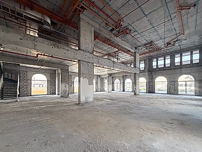 SHOWCASE RETAIL SPACE WITH DUPLEX DESIGN | FOX HILLS