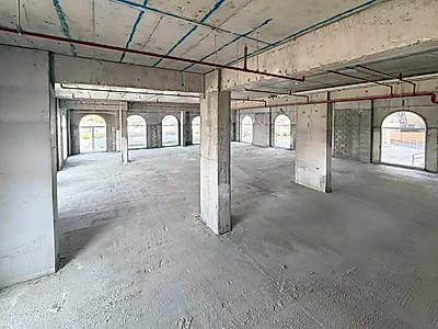SHOWCASE RETAIL SPACE WITH DUPLEX DESIGN | FOX HILLS