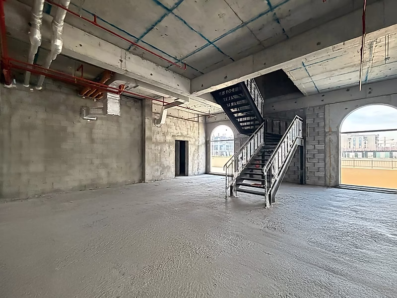 SHOWCASE RETAIL SPACE WITH DUPLEX DESIGN | FOX HILLS - Photo 7