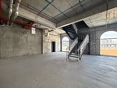 SHOWCASE RETAIL SPACE WITH DUPLEX DESIGN | FOX HILLS