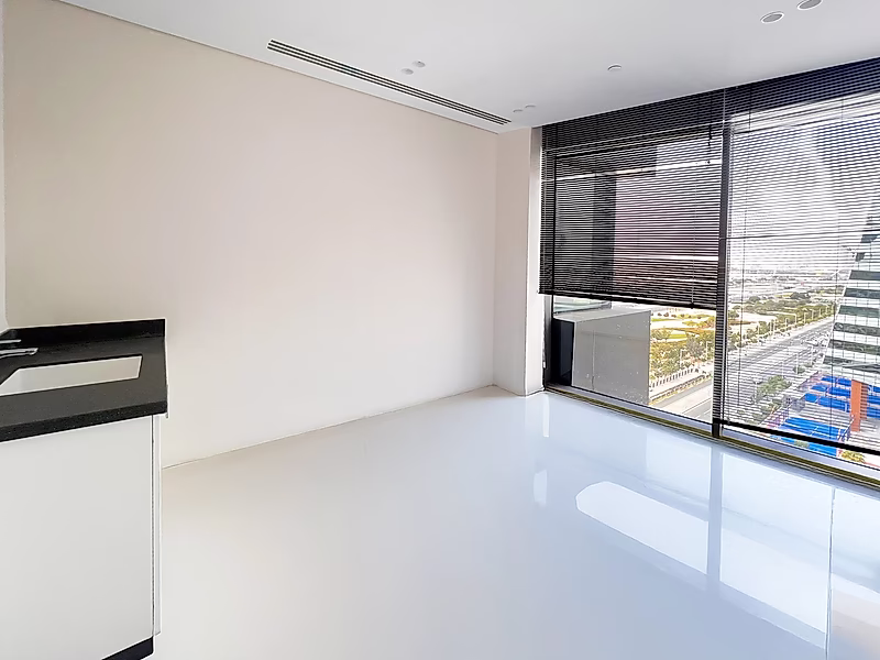 329 SQM Fully Fitted & Partitioned Office | Lusail Marina - Photo 2