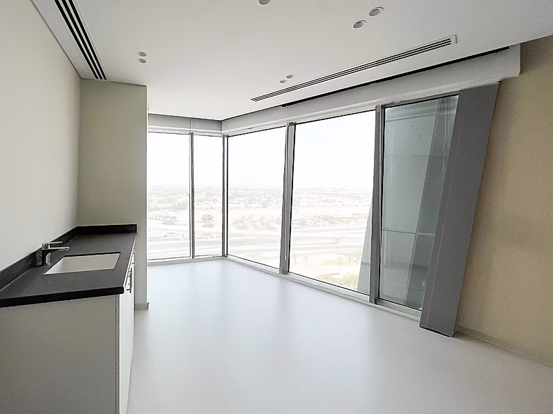 329 SQM Fully Fitted & Partitioned Office | Lusail Marina - Photo 8