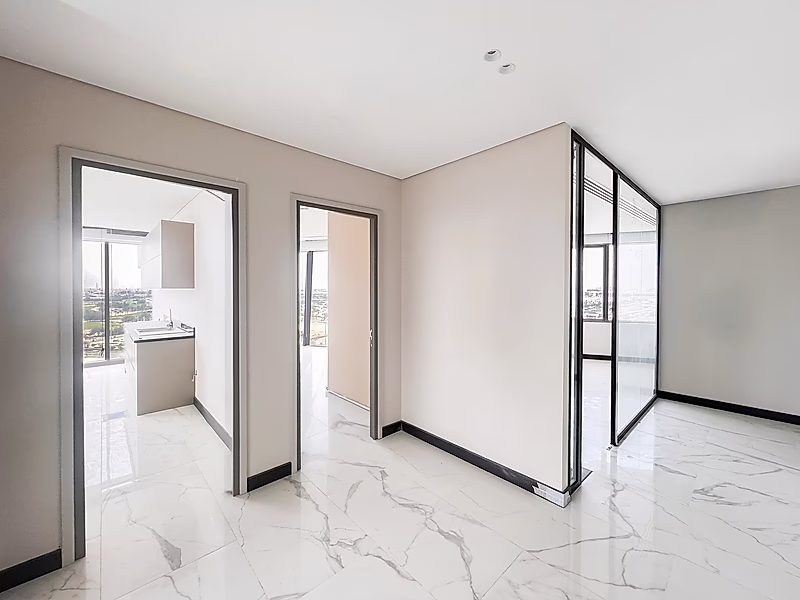 329 SQM Fully Fitted & Partitioned Office | Lusail Marina - Photo 12
