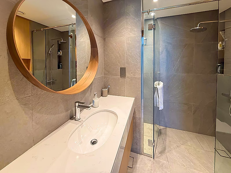 MODERN 1 BEDROOM ELEGANT INTERIORS | MARINA - Photo 8