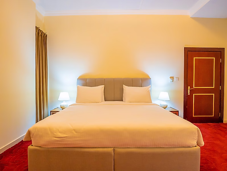 Sophisticated Living in a Luxurious Serviced Apartment - Photo 7