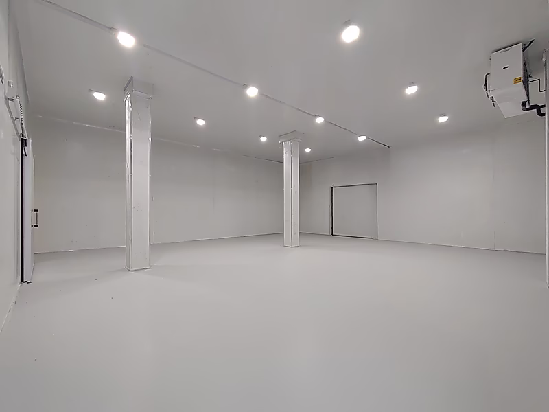 FULLY EQUIPPED COLD STORAGE IN A PRIME LOCATION - Photo 4