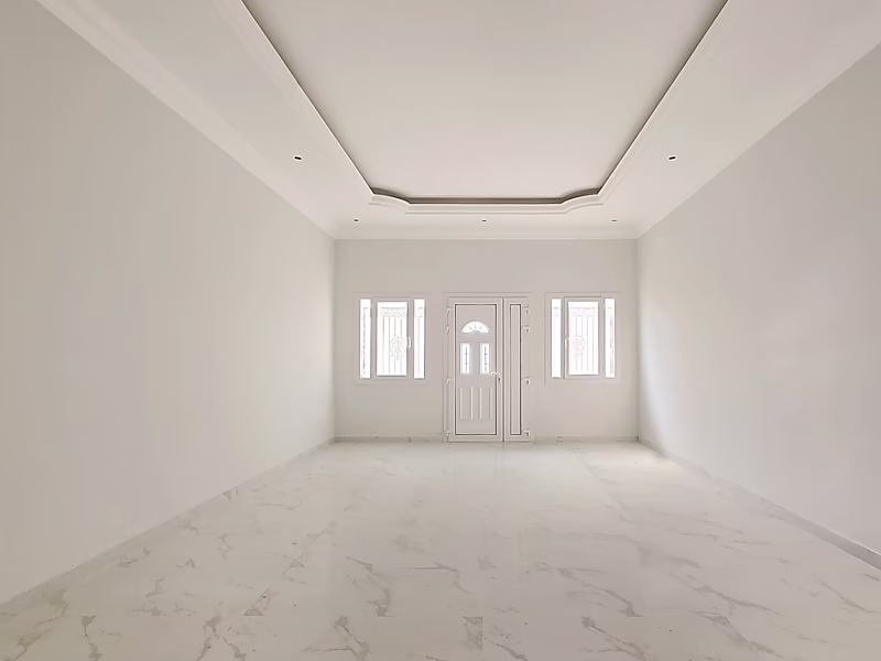فيلا فاخرة جديدة للبيع في السخامة – جاهزة للسكن - Photo 2
