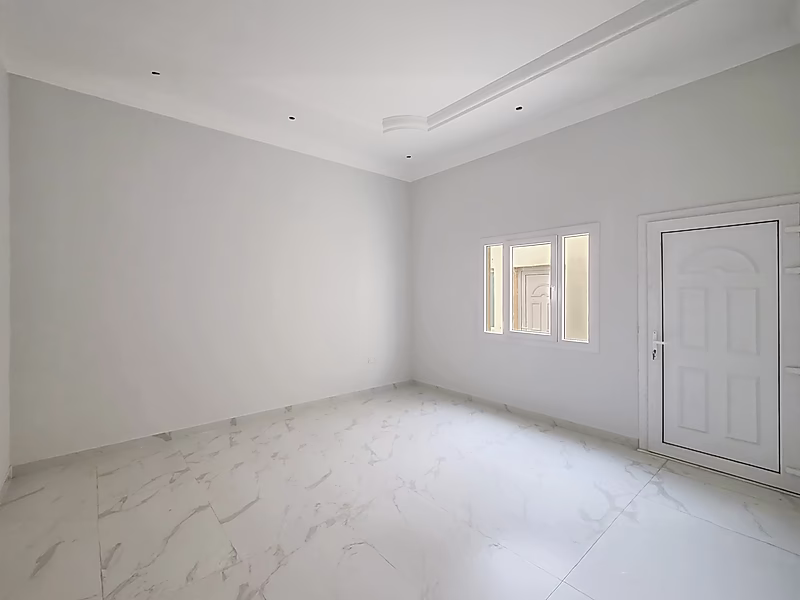 فيلا فاخرة جديدة للبيع في السخامة – جاهزة للسكن - Photo 6