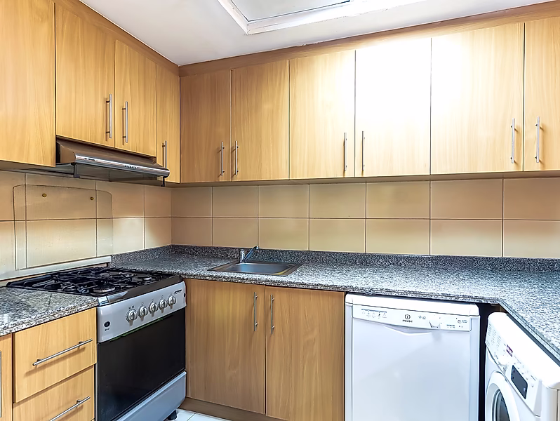 Chic 2BR Apartment | Exquisite Finishes - Photo 8