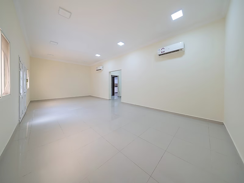 Stunning 4+BR Villa with Private Garden - Photo 2