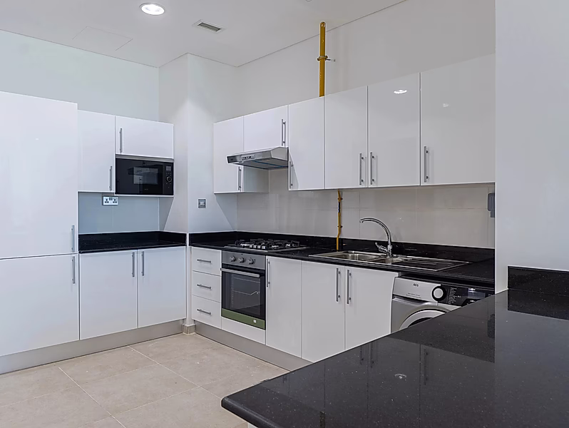 Sophisticated 2BR with Cityscape Views - Photo 3