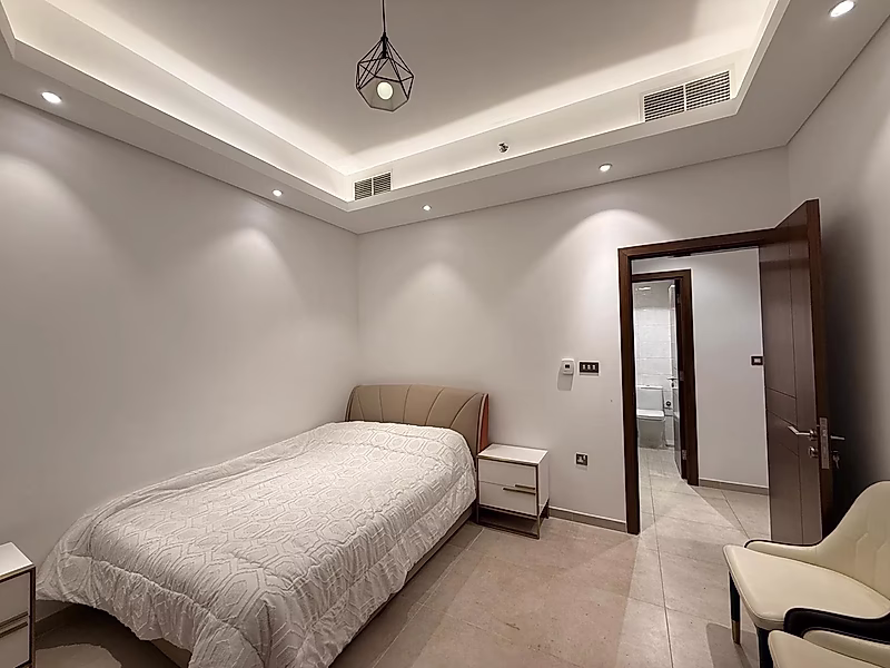 Sophisticated 2BR with Cityscape Views - Photo 8