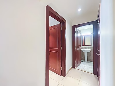غرفة وصالة مودرن | مساحة كبيرة | مفروشة بالكامل | The Pearl-Qatar