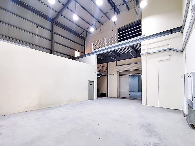 FULLY EQUIPPED COLD STORAGE IN A PRIME LOCATION - Photo 10