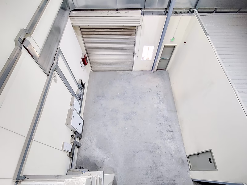 FULLY EQUIPPED COLD STORAGE IN A PRIME LOCATION - Photo 13