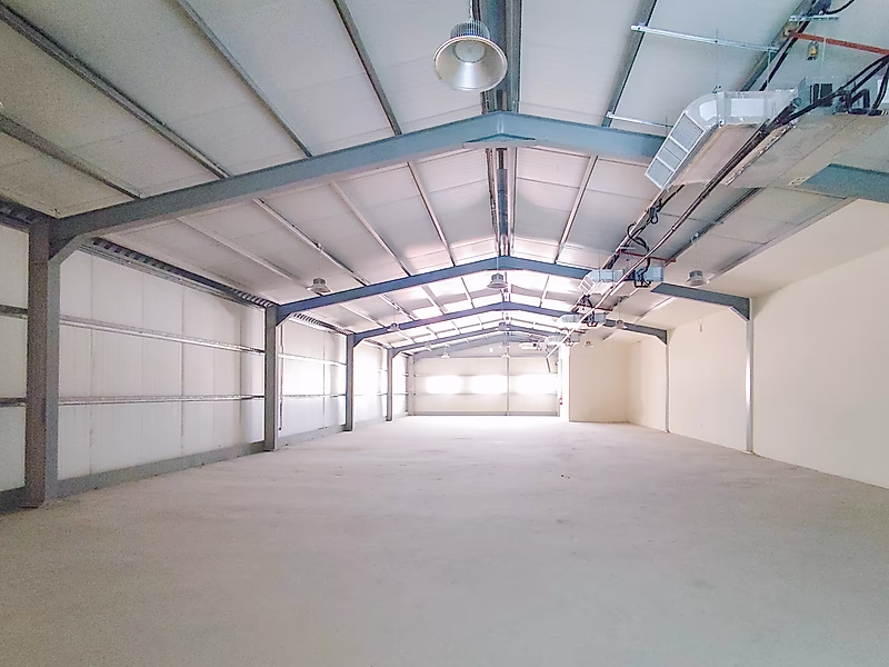 FULLY EQUIPPED COLD STORAGE IN A PRIME LOCATION - Photo 14