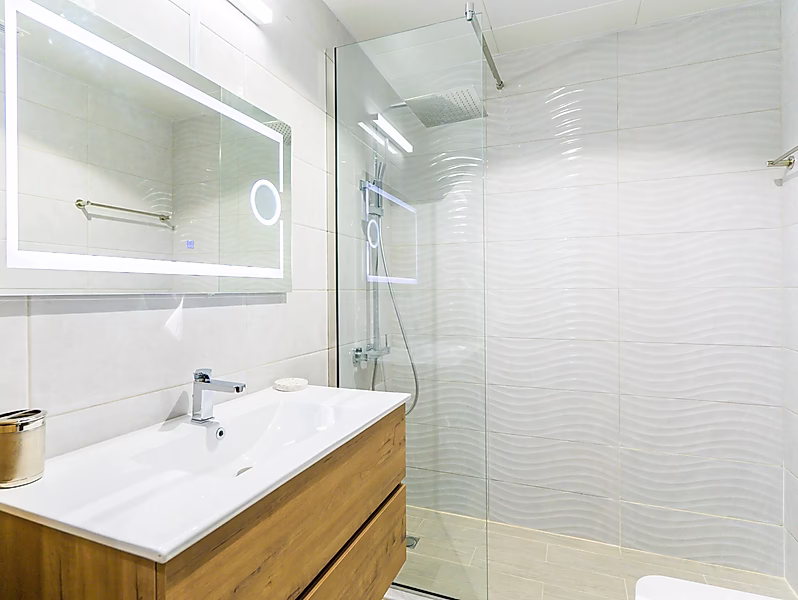 Sophisticated 2BR with Cityscape Views - Photo 12