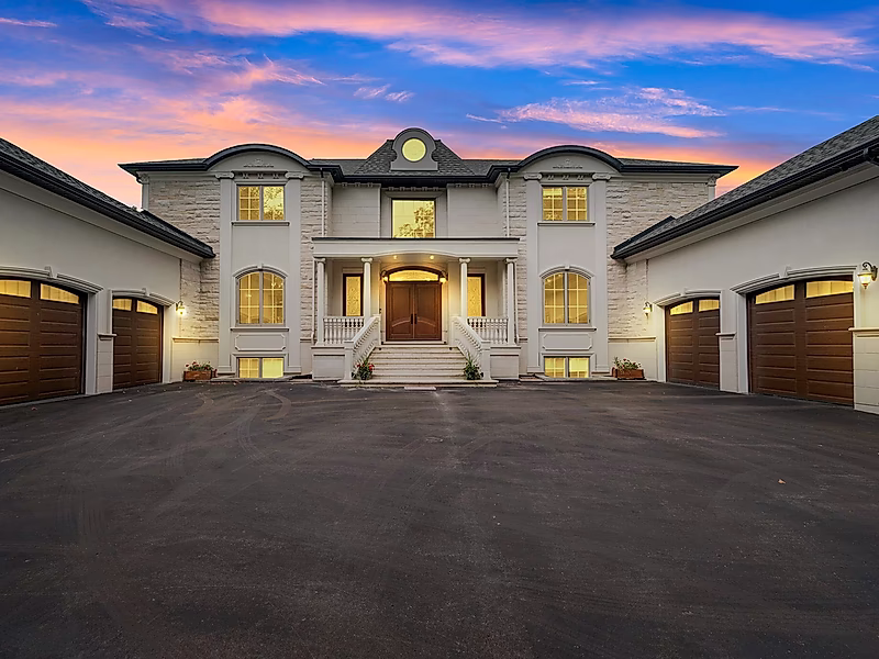 PRESTIGIOUS MANSION l 7+ BEDROOM! - Photo 3