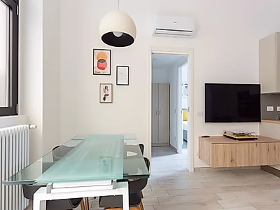 380,000 euros Stylish Ground-Floor Designer Apartment with Private Courtyard Access – City Life Area, Milan