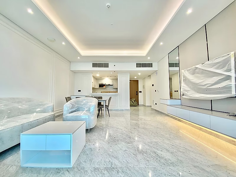 Chic 2BR Retreat | Full Sea View - Photo 5