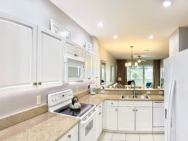 Luxury 2BR Condo in Lely Resort, Naples – Golf Access & 15 Min to the Beach | Ideal Investment or Vacation Home - Photo 2