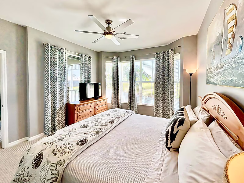 Luxury 2BR Condo in Lely Resort, Naples – Golf Access & 15 Min to the Beach | Ideal Investment or Vacation Home - Photo 6