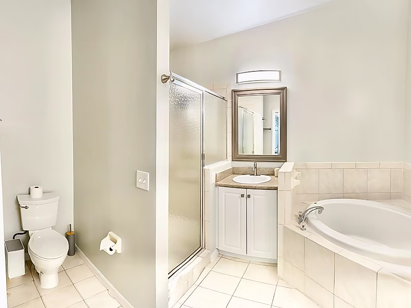 Luxury 2BR Condo in Lely Resort, Naples – Golf Access & 15 Min to the Beach | Ideal Investment or Vacation Home - Photo 12