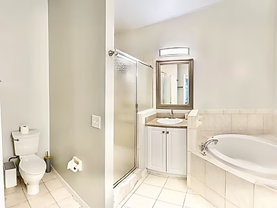 Luxury 2BR Condo in Lely Resort, Naples – Golf Access & 15 Min to the Beach | Ideal Investment or Vacation Home