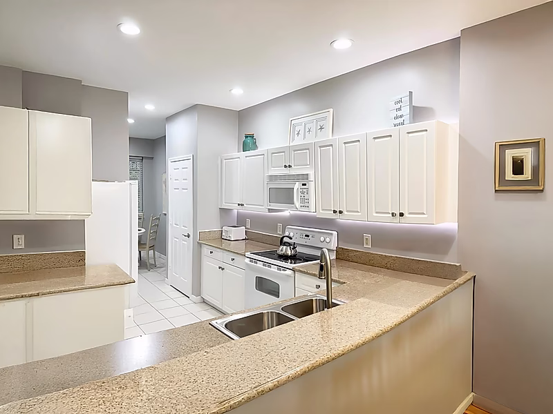 Luxury 2BR Condo in Lely Resort, Naples – Golf Access & 15 Min to the Beach | Ideal Investment or Vacation Home - Photo 17