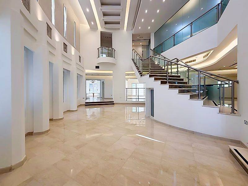 EXCEPTIONAL COMMERCIAL VILLA | 8+ Bedroom with Premium Finishes - Photo 2