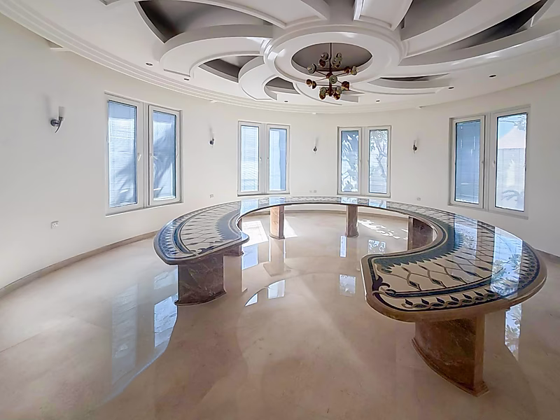EXCEPTIONAL COMMERCIAL VILLA | 8+ Bedroom with Premium Finishes - Photo 5