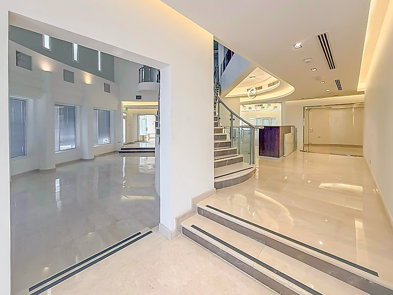 EXCEPTIONAL COMMERCIAL VILLA | 8+ Bedroom with Premium Finishes - Photo 6