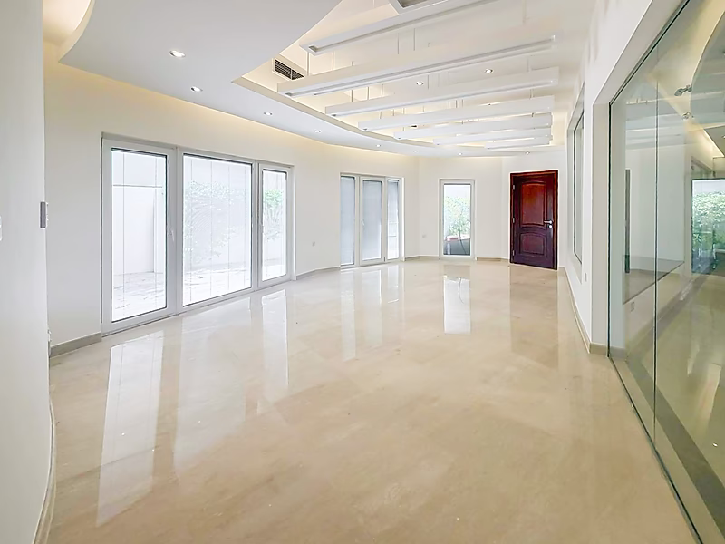 EXCEPTIONAL COMMERCIAL VILLA | 8+ Bedroom with Premium Finishes - Photo 7