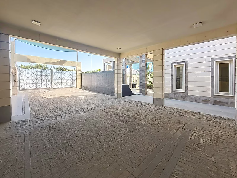 EXCEPTIONAL COMMERCIAL VILLA | 8+ Bedroom with Premium Finishes - Photo 19