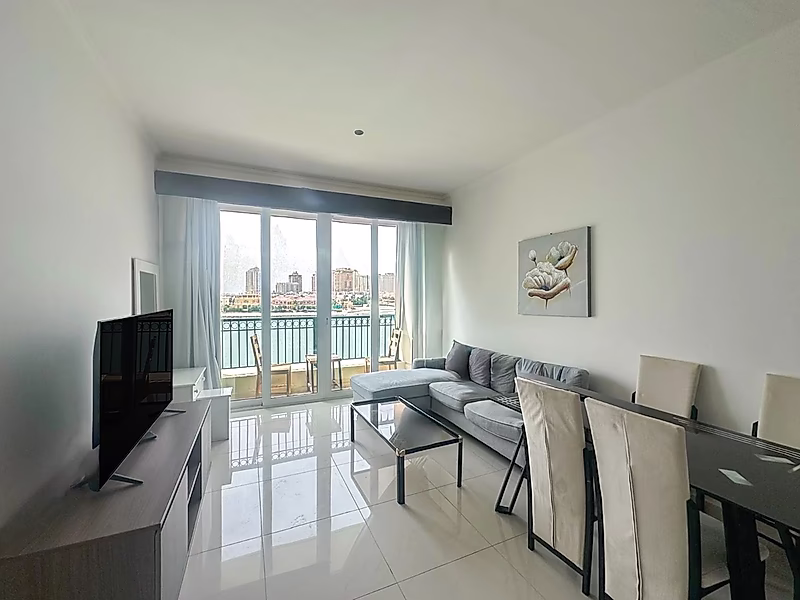 BILLS IN! ELEGANT STUDIO WITH WATERFRONT VIEWS - Photo 4