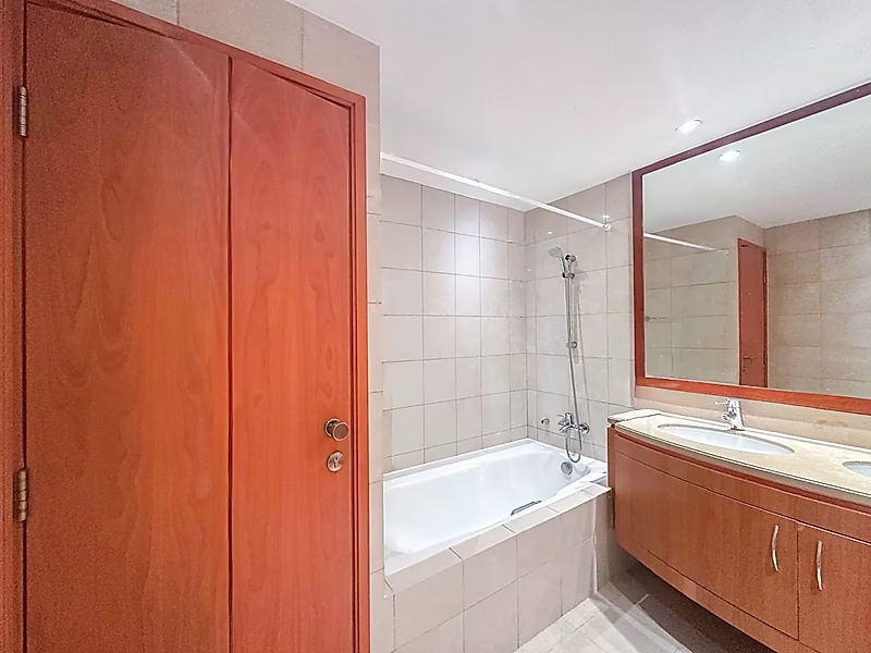 BILLS IN! ELEGANT STUDIO WITH WATERFRONT VIEWS - Photo 5