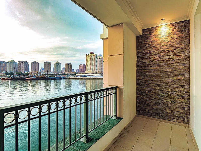 BILLS IN! ELEGANT STUDIO WITH WATERFRONT VIEWS - Photo 1