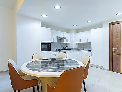 SOPHISTICATED 1-BEDROOM APARTMENT WITH MODERN FLAIR