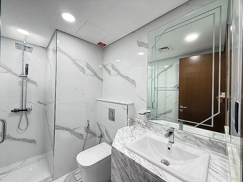 Upscale 2BR | Sea & Marina Views | Furnished - Photo 6