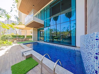 Stunning Duplex | Modern Luxury Awaits | 4+maid